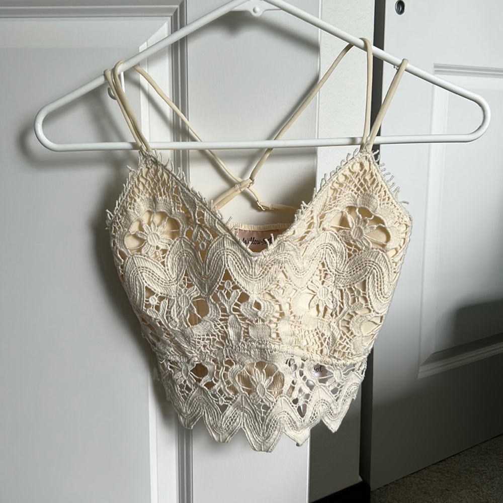 NWT Willow and Root crop